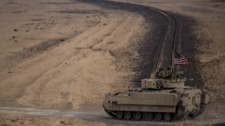 Силите на САЩ се изтеглят от важна база в Североизточна Сирия и напускат страната до месец