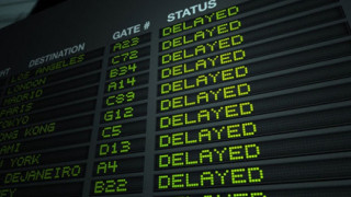 Авиокомпании продължават да отменят полети след ескалацията на напрежението в Близкия изток