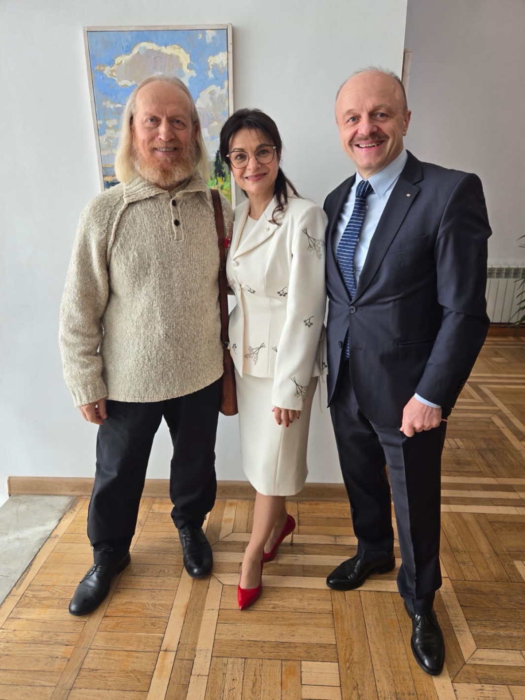 Росица Кирова дари 4850 учебни пособия за българските неделни училища в Одеса: „Мисия „Българи“ е дълг, който не приключва“