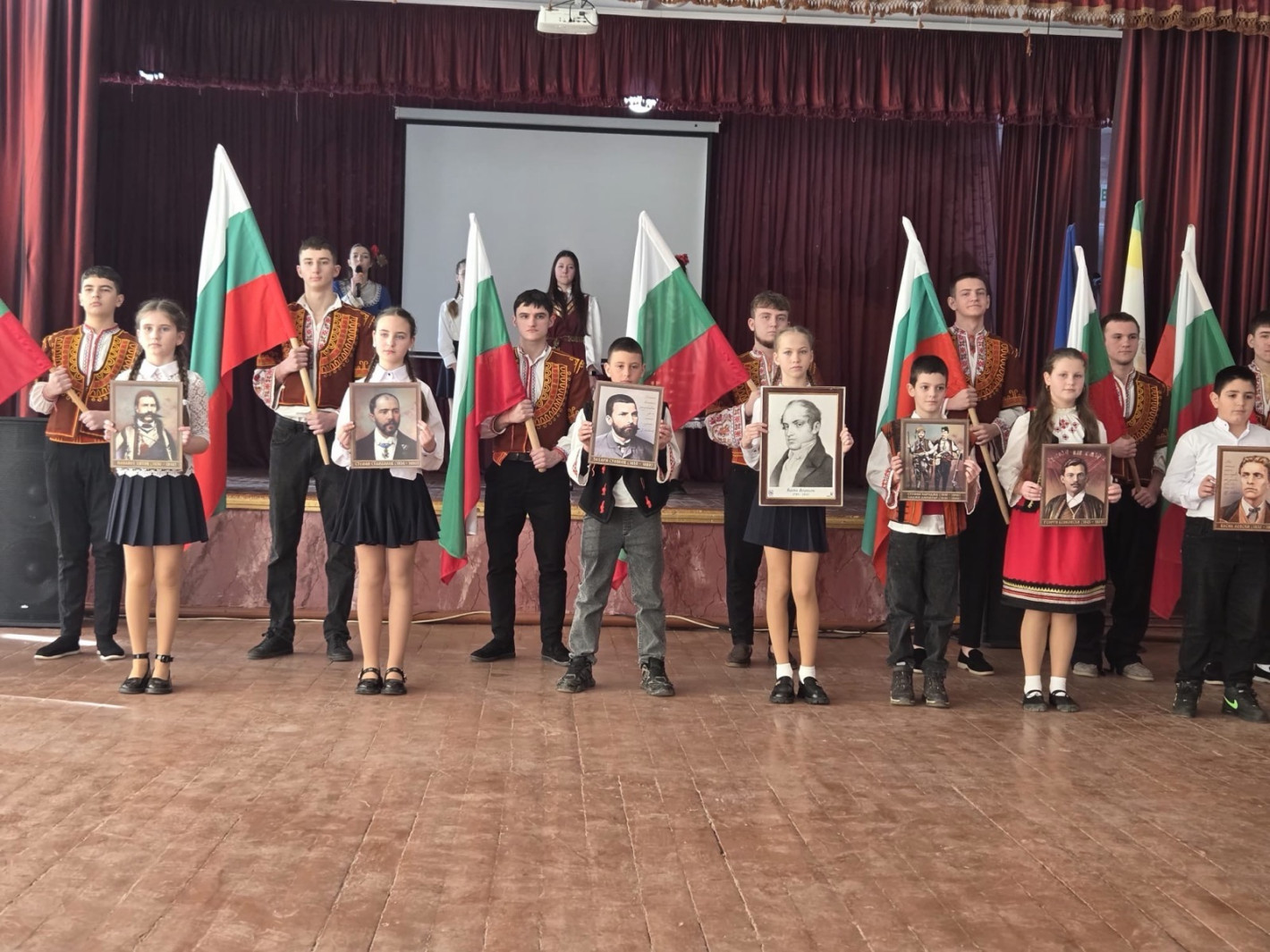 Росица Кирова в Кулевча при откриване на нов езиков кабинет: „Мисия „Българи“ е грижа за бъдещето. Богат си с това, което даваш. “