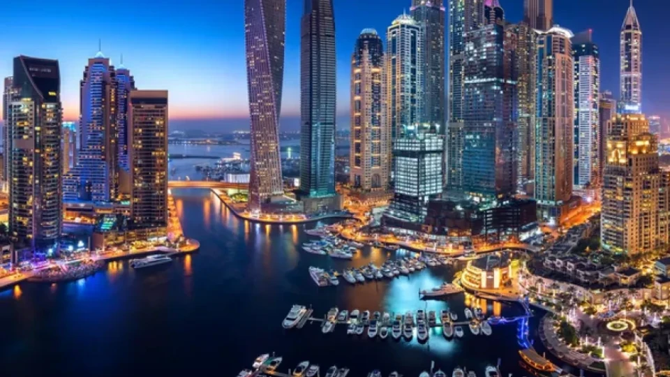 Дубай спира да поема разходите за хотел на заседналите туристи