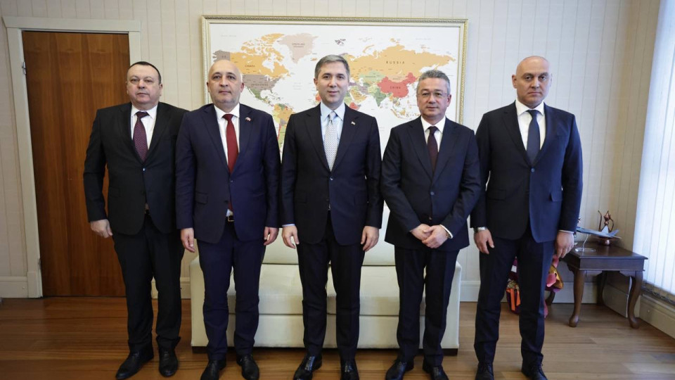 ДЕЛЕГАЦИЯ НА ДПС-НОВО НАЧАЛО СЕ СРЕЩНА В ТУРЦИЯ С КЛЮЧОВ ПРЕДСТАВИТЕЛ ОТ ПАРТИЯТА НА СПРАВЕДЛИВОСТТА И РАЗВИТИЕТО