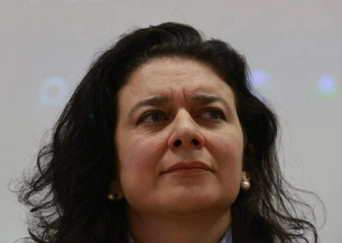 Аферата “Петрохан”: Дечев продължава замитането на следите