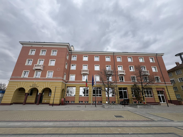 Обновяването на Административната сграда на Община Бобов дол спестява разходи и носи визуална наслада на граждани и администрация