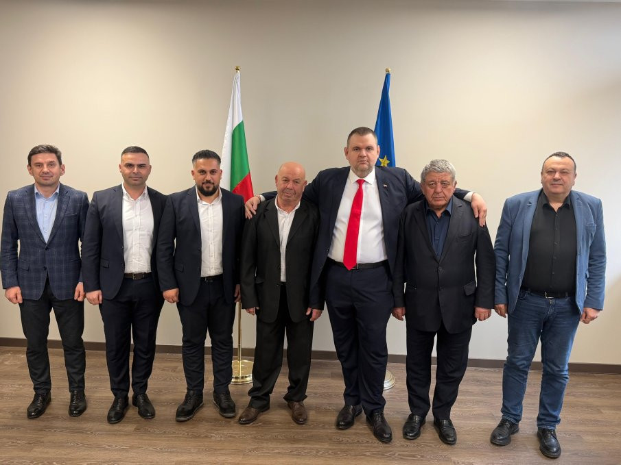 Пеевски предупреди, че се правят опити за ала-бала на изборите с наше МВР и се закани: Няма да стане! ДПС е партията на хората и който не го разбира, остава в миналото! (СНИМКИ)