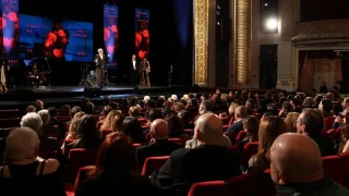 Най-после празнични „Икари“!