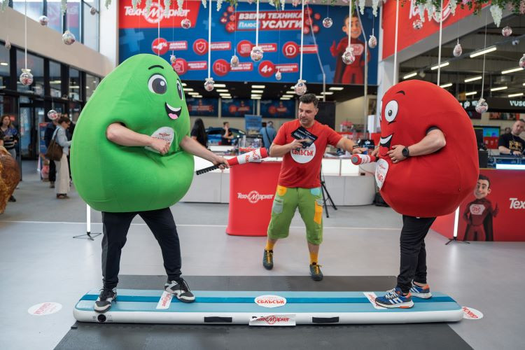 Техномаркет проведе зрелищното събитие #ВеликиятСблъсък