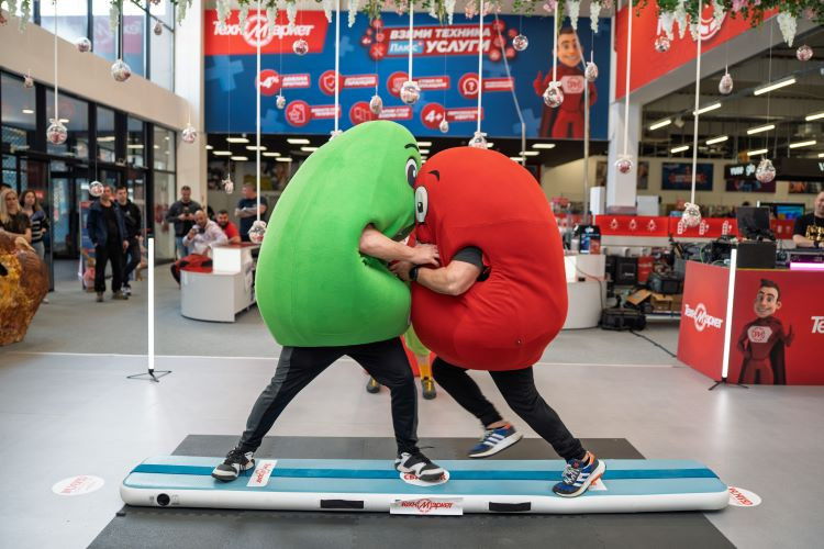 Техномаркет проведе зрелищното събитие #ВеликиятСблъсък