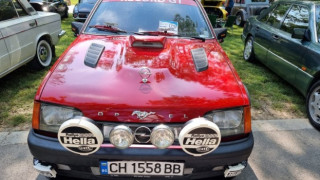 Близо 300 участници от България, Румъния и Сърбия се включиха в парад на ретро автомобили и мотоциклети в Русе