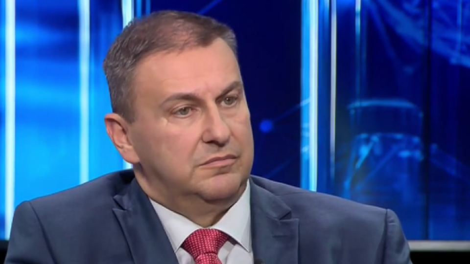 Емил Радев: Решенията за нелегалните мигранти вече ще се вземат за седмици