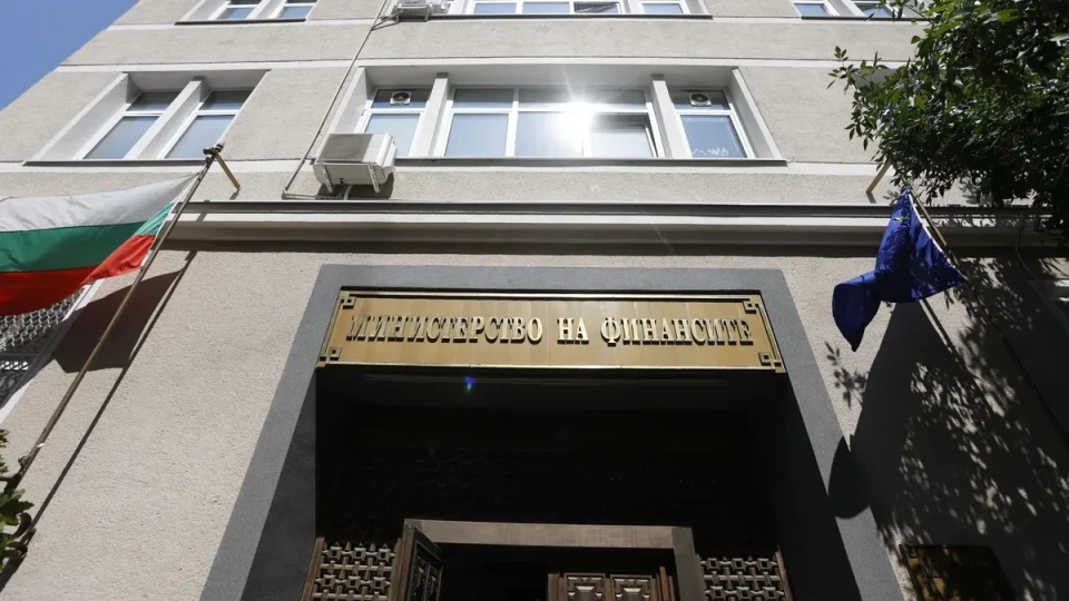 Решаващи преговори между синдикати и бизнес за новия механизъм за минималната заплата