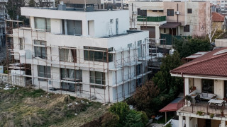 Уволниха висш държавен чиновник – строял палат за милиони в Горна баня