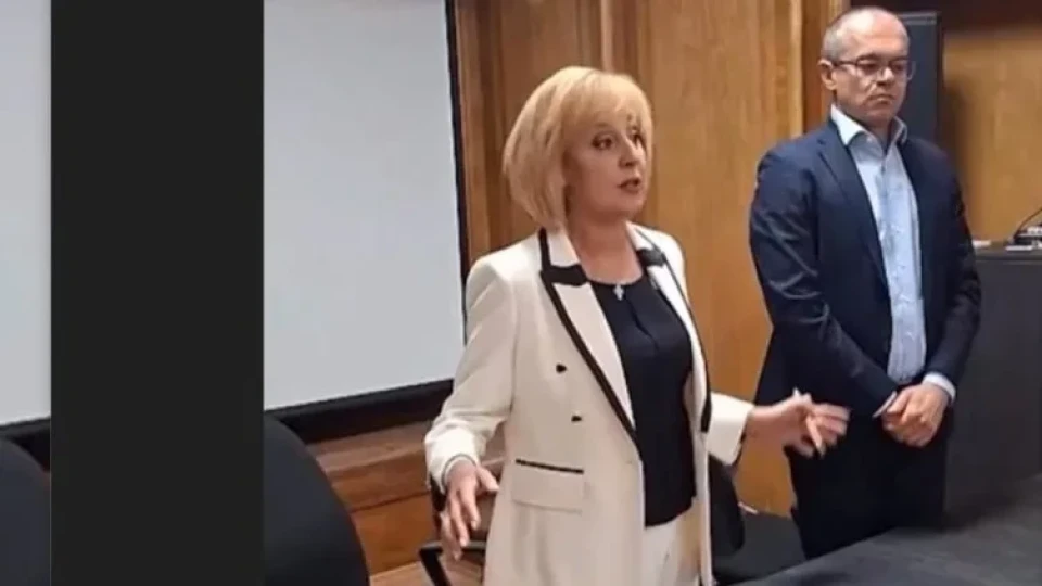 Мая Манолова подхвана топлинните счетоводители, издаде първите актове