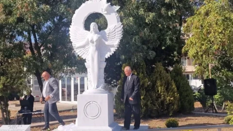 Идол, противен на Христовата вяра: Възмущение във Видин заради статуя на Изида