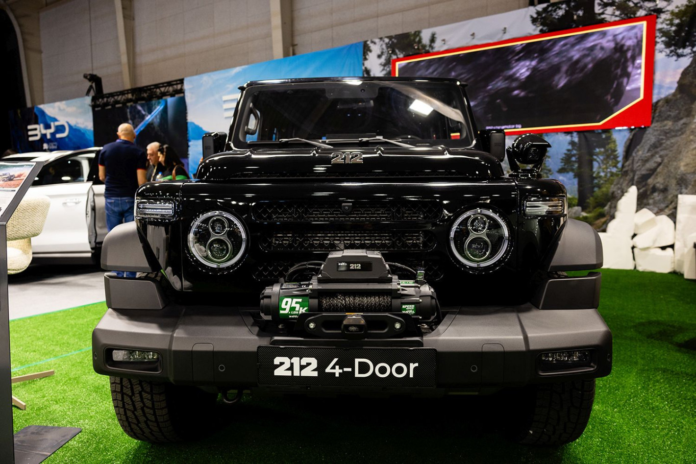 Легендарната китайска офроуд марка 212 стартира в България с три модела на Asia Motor Show