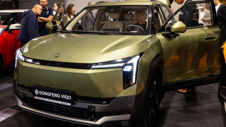 Премиера на Asia Motor Show: Чайна Мотор представи още два нови модела на DONGFENG