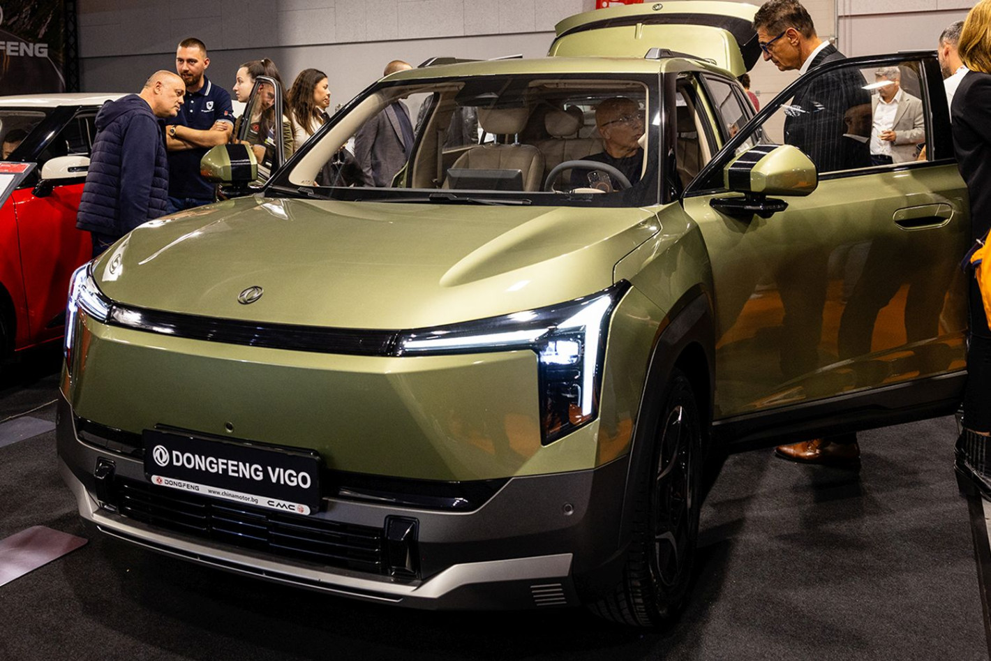 Премиера на Asia Motor Show: Чайна Мотор представи още два нови модела на DONGFENG