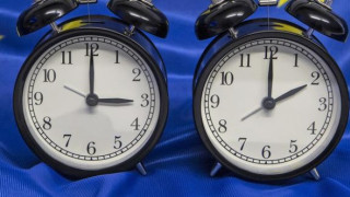 Тази нощ връщаме стрелките назад